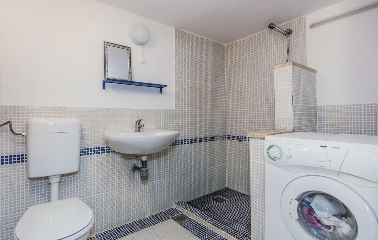 Cozy Apartment In Vrsar With Kitchen 외부 사진